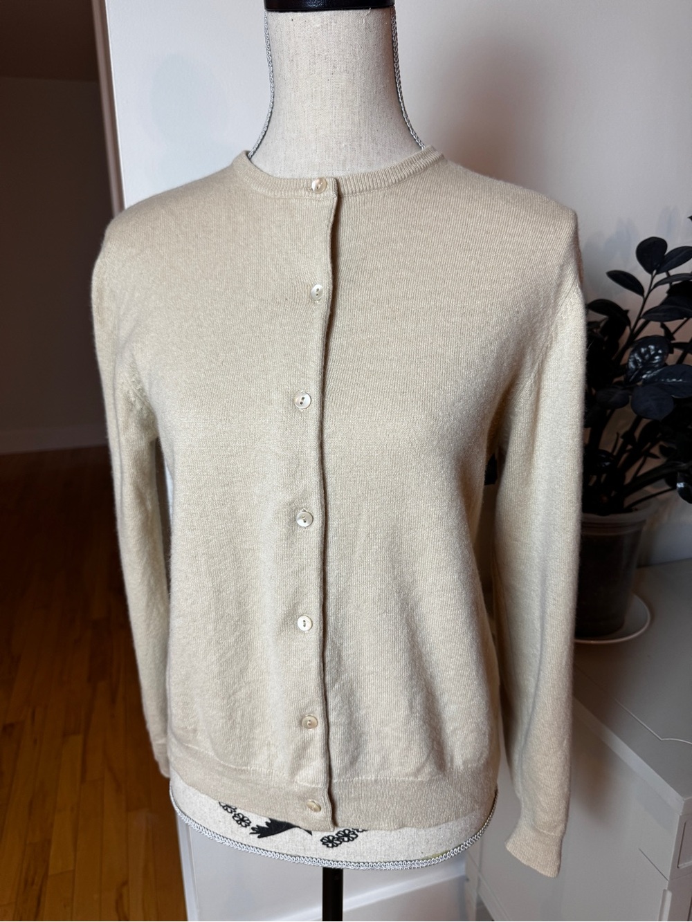 TSE 100% Cashmere Cream Button-Front Crewneck Cardigan